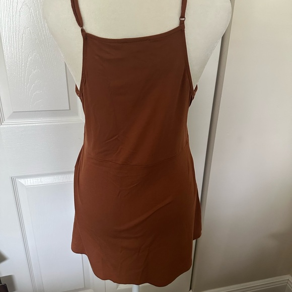 Venus no sleeve top brown clay color - Picture 2 of 4